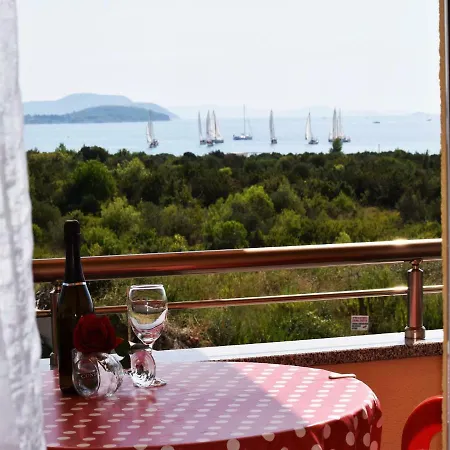 Apartament Iva *