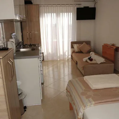 Iva * Tribunj (Sibenik-Knin)