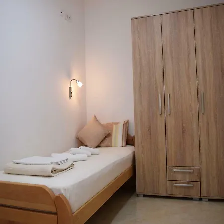 Iva Tribunj (Sibenik-Knin)